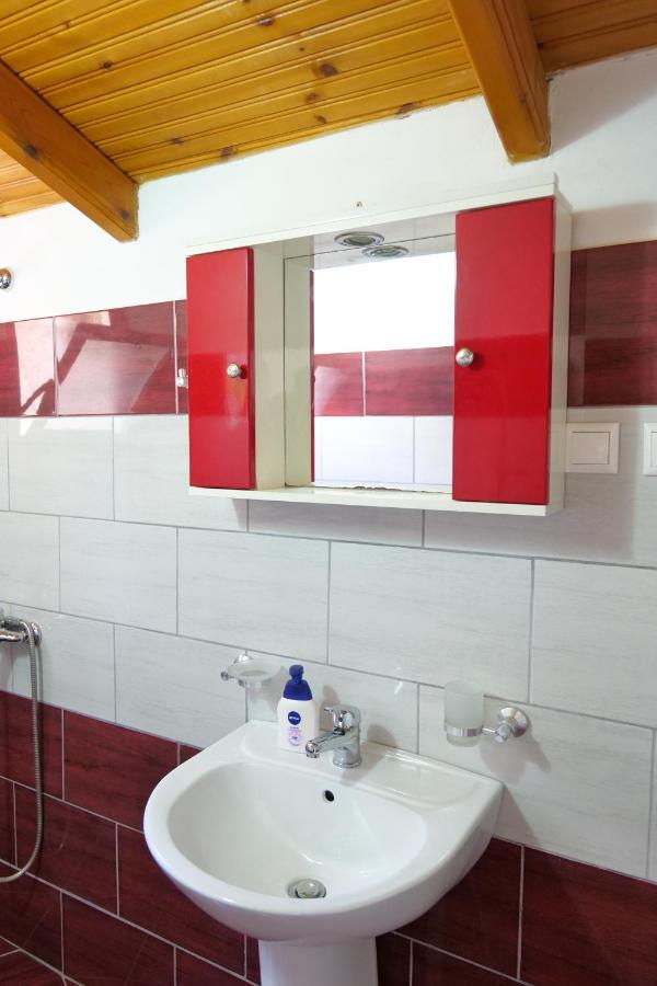 Pellumb Apartments Ксамил Екстериор снимка